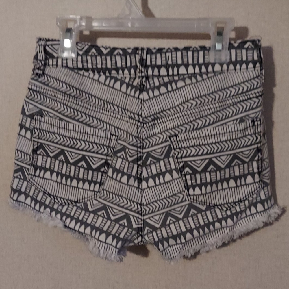 Bullhead Denim 🍋High Rise Shorts - Picture 2 of 2